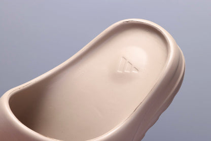 Yeezy Slide Pure
