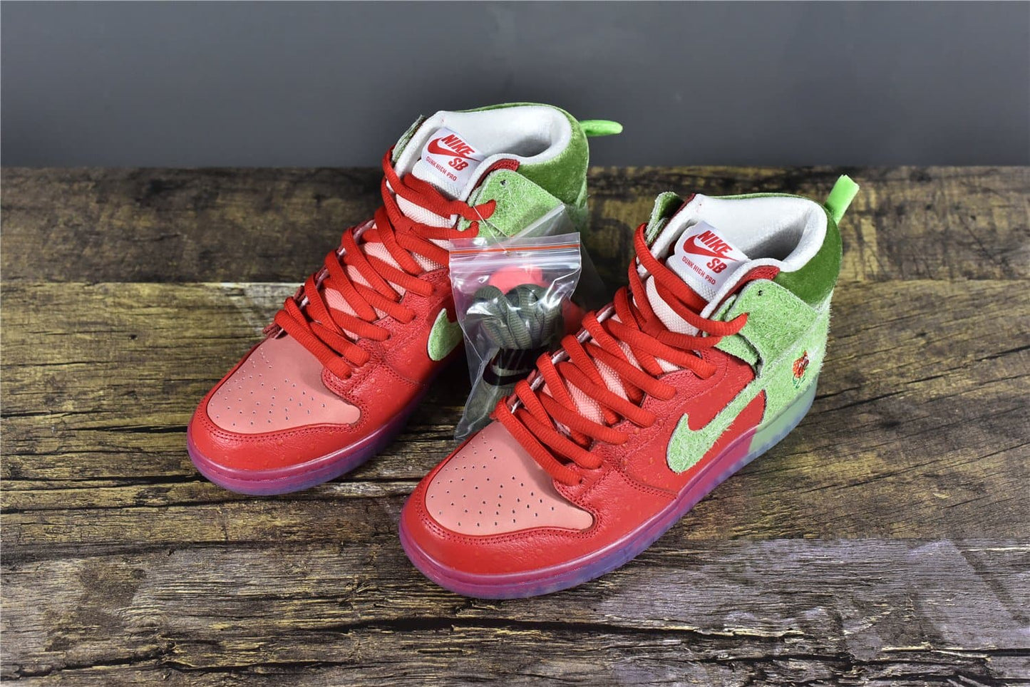 SB Dunk High Strawberry Cough