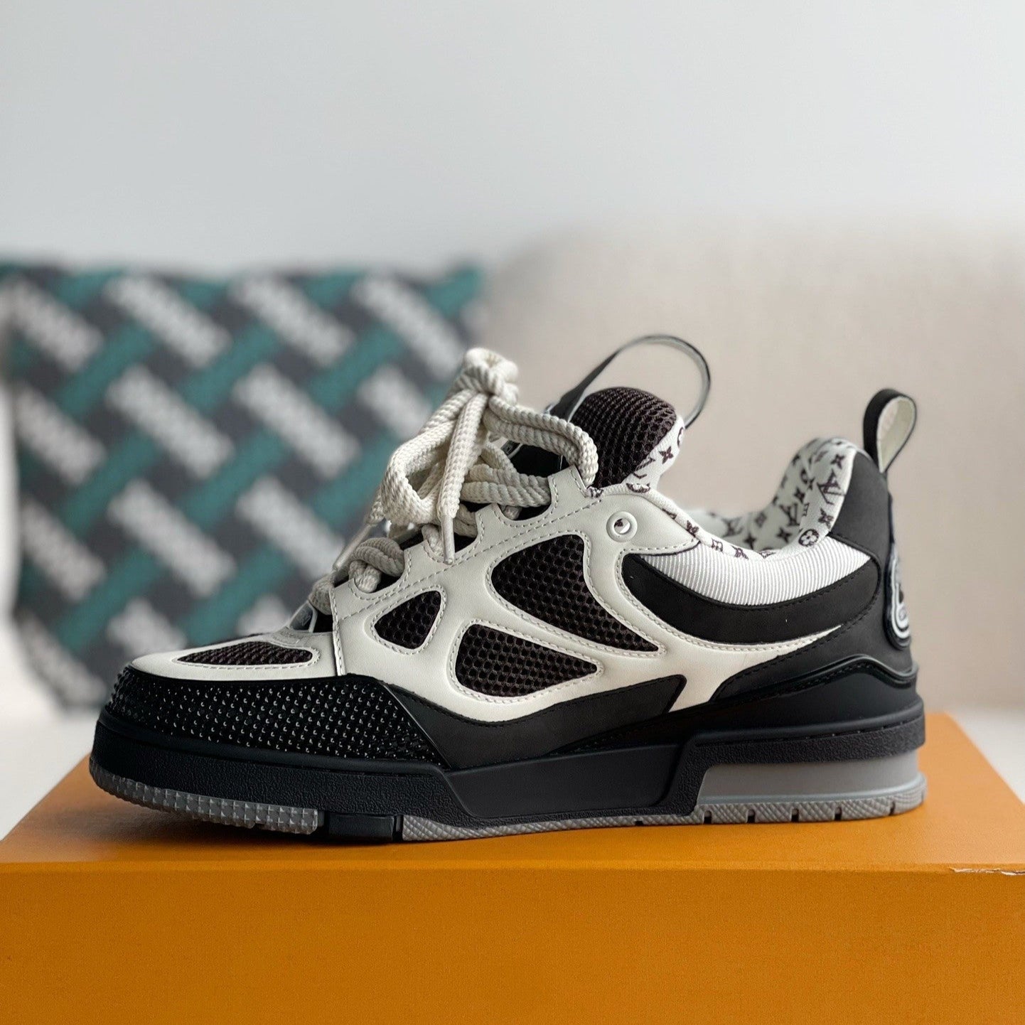 LV Skate 'Black White'